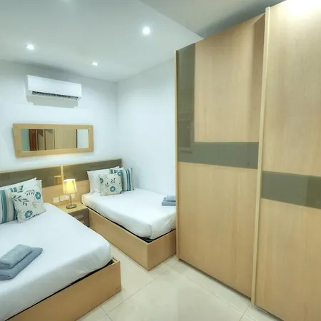 Large 3 Bedroom With Seafront Balcony Ddif1-5