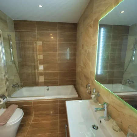 アパート Large 3 Bedroom With Seafront Balcony Ddif1-5 スリーマ