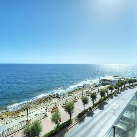 Large 3 Bedroom With Seafront Balcony Ddif1-5 *