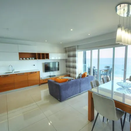 Large 3 Bedroom With Seafront Balcony Ddif1-5 *