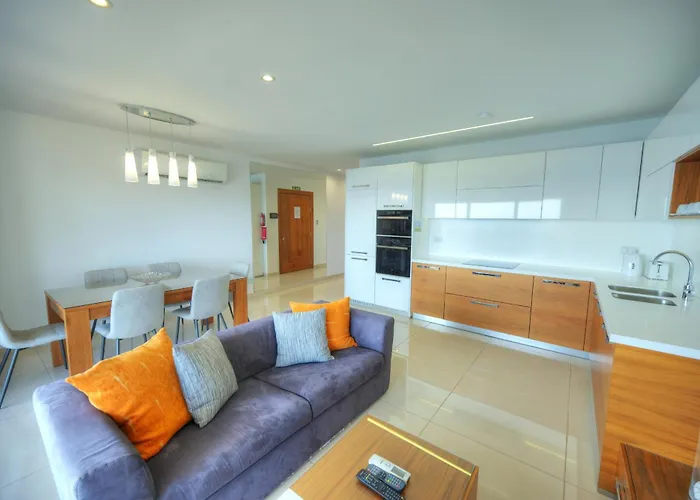 Large 3 Bedroom With Seafront Balcony Ddif1-5 Appartement *