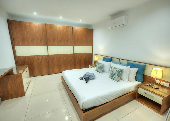 Apartament Large 3 Bedroom With Seafront Balcony Ddif1-5